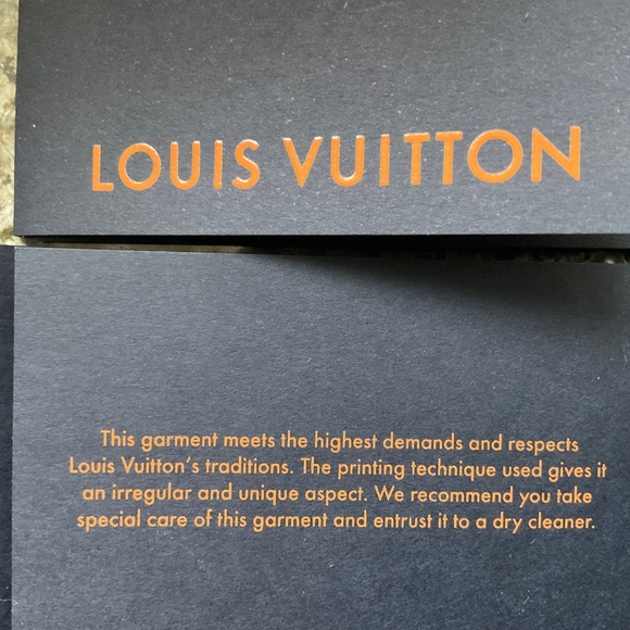 LOUIS VUITTON Beige Gold logo print Top !! - Picture 8 of 9